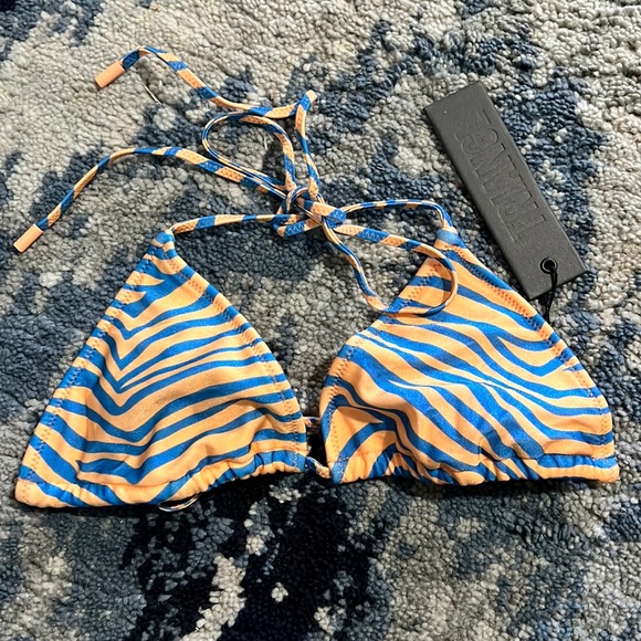 String triangle top - Picture 1 of 2